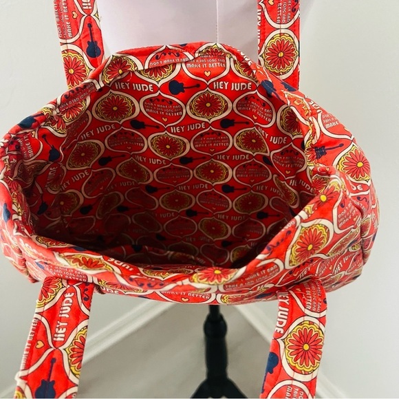 Hey Jude Women’s Red Multicolored Geometric Tote Shoulder Bag All Over Patterned - Picture 3 of 9